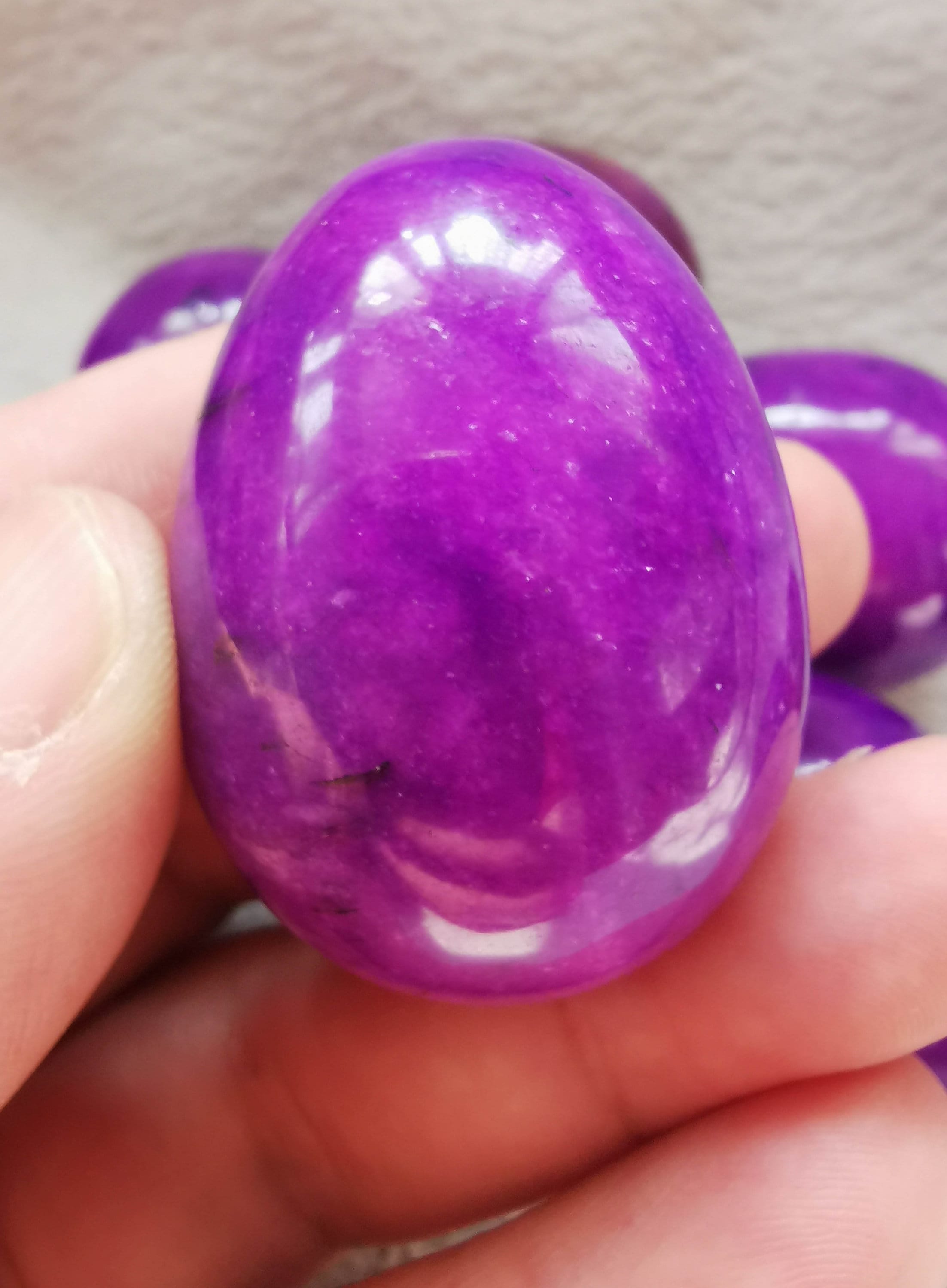 希少なチェリーフクシアレッドパープルスギライトエッグ 40 x 30 mm