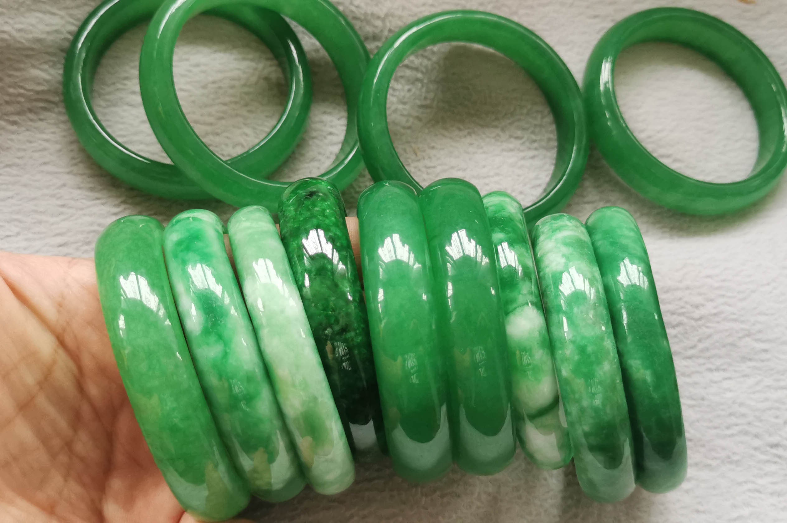 56-64mm Edelstein Natürliche Jade Armreif-Burmese Apfel Grün