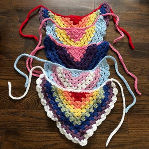 Crochet Rainbow Pride Bandana Headband – LGBTQ+ Handmade Hair Accessory – Colorful Boho Festival Style – Gender Neutral Gift – Queer Fashion