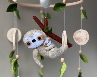 Sloth baby mobile|Safari crib decor|Expected mom gift|gender neutral & neutral nursery