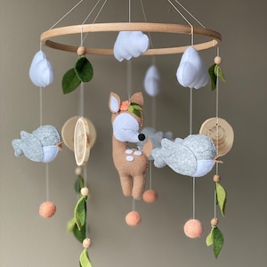 Móvil para bebé, móvil de bosque, decoración de guardería para niña, ciervo, móvil personalizado, regalo para bebé