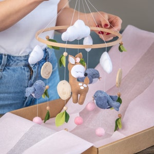 Móvil para bebé, móvil de bosque, móvil para niña, decoración de guardería, regalo de baby shower de bosque