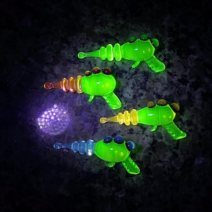 Handmade Uranium Glass ray blaster(one blaster)
