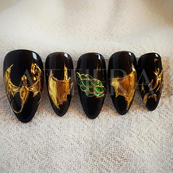Uñas postizas con diseño de dragón de fantasía