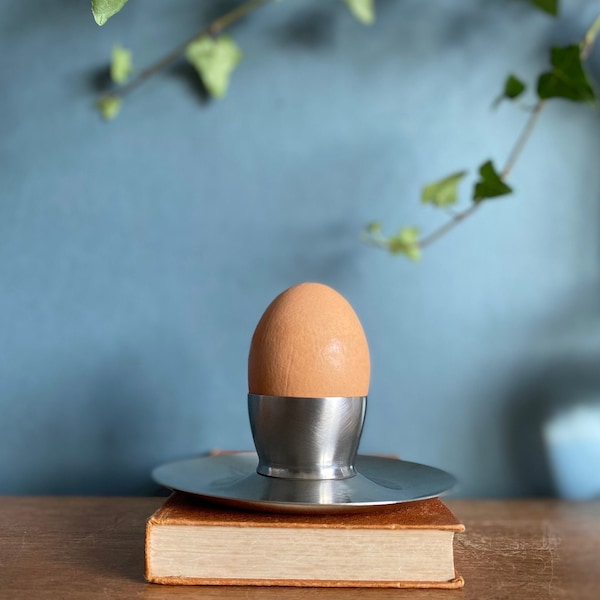 Vintage c.1960s Angora stainless steel egg cup / mid century egg cup / vintage egg cup / retro egg cup / mid century kitchen / egg saucer