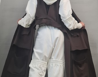 Asymetryczna kamizelka z kieszeniami zewnętrznymi, Kamizelka bez rękawów, Długa krótka kamizelka, Ekstrawagancka kamizelka, Kamizelka maxi, Kamizelka designerska, DRESSSHOESCODE