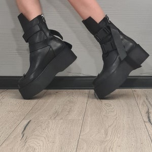 Nueva colección Zapatos de plataforma negros extravagantes, Plataforma todas las estaciones, Botas góticas de mujer, Botines de cuero, Botas Grunge