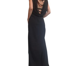 Vestido largo gótico negro sin mangas con espalda descubierta, de algodón y felpa francesa.