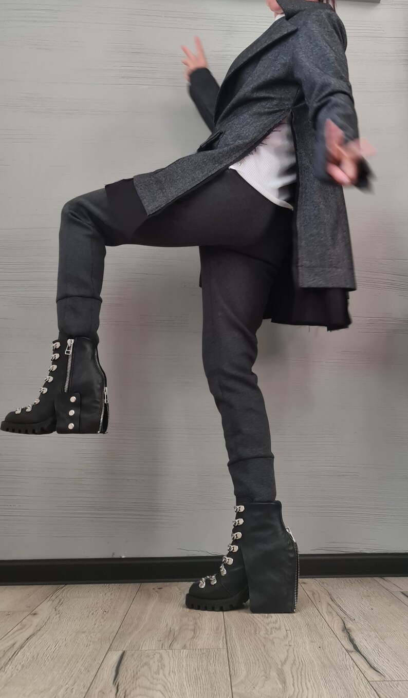 Graue asymmetrische Wolljacke, Mantel in Übergröße, Oversized-Blazer im Deconstructed-Stil Bild 6