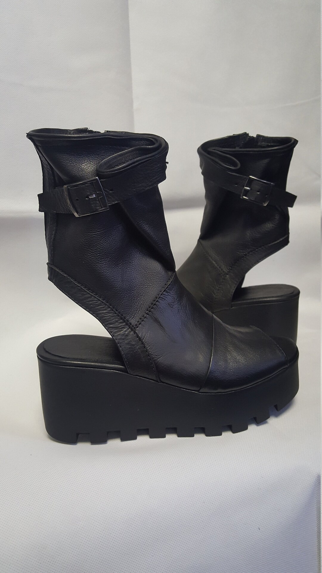 dv gladiator sandals