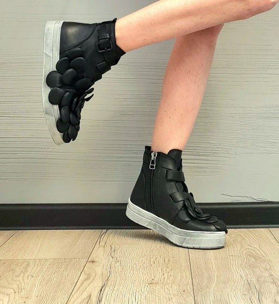 Extravagantes Zapatillas de cuero para - Etsy España