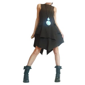 Vestido blanco asimétrico extravagante, ropa de tallas grandes, vestido sin mangas imagen 13