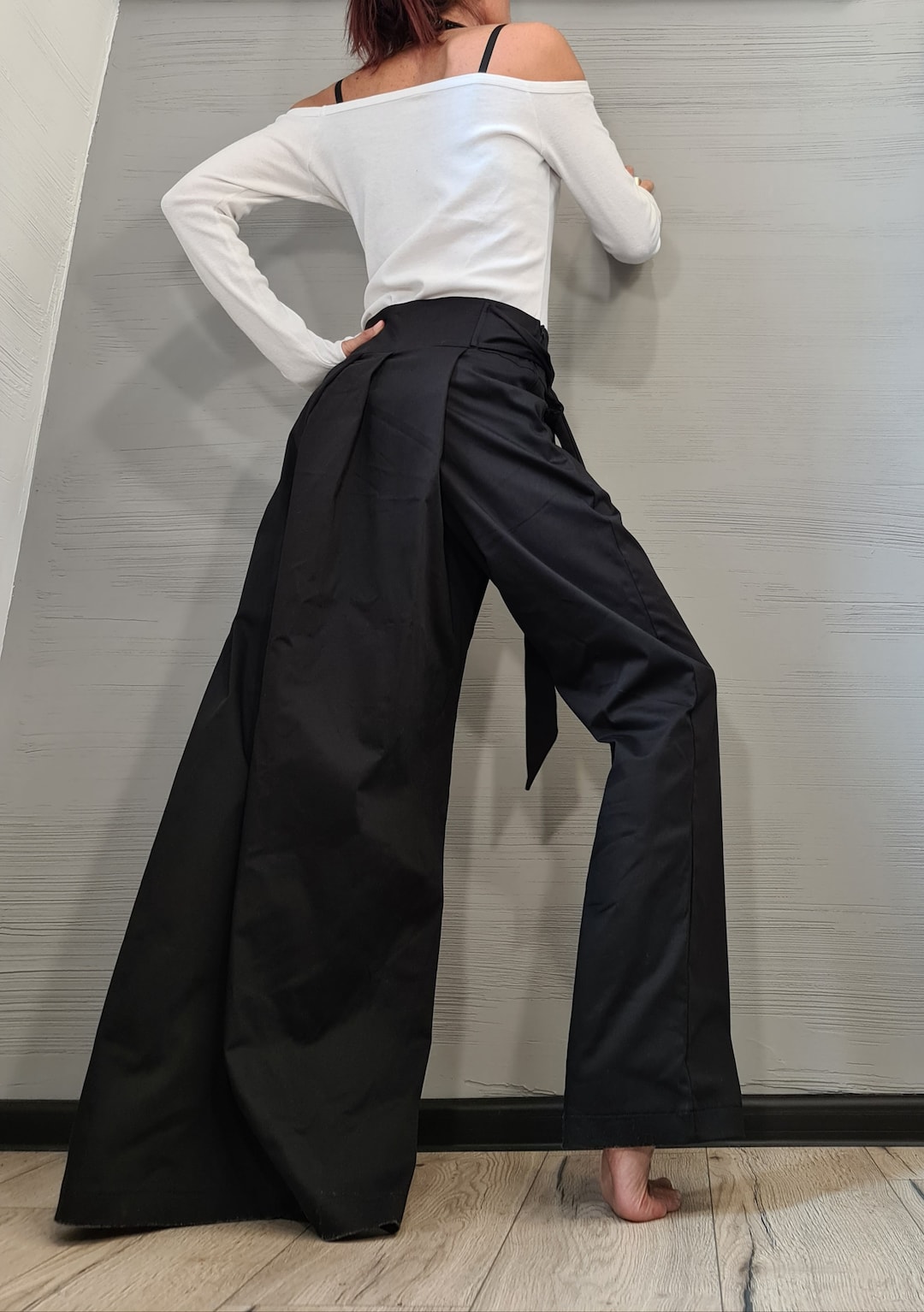 パンツ wide asymmetry pants Avant Garde Pants, Asymmetric Pants Women, Deconstructed Pants