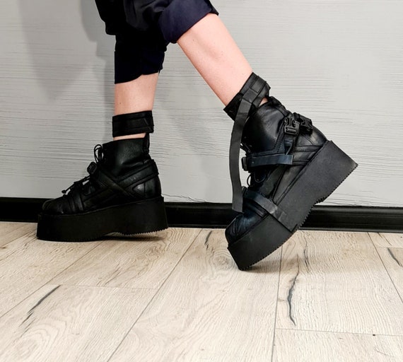 Zapatos Botines Patucos con plataforma Bally Patucos con plataforma negro estilo extravagante 