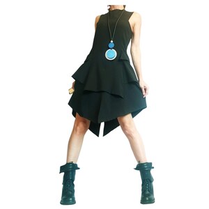 Vestido blanco asimétrico extravagante, ropa de tallas grandes, vestido sin mangas imagen 5