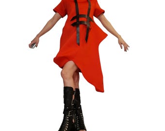 Tunique asymétrique rouge, robe sculpturale en néoprène, robe avant-gardiste pour femme