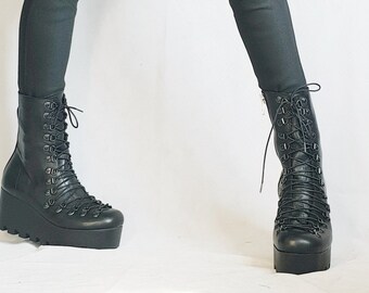 Extravagant Platform Shoes Black 