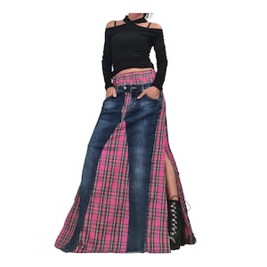 Dekonstruierter, rosa karierter Maxirock aus Denim, avantgardistischer Baumwollrock