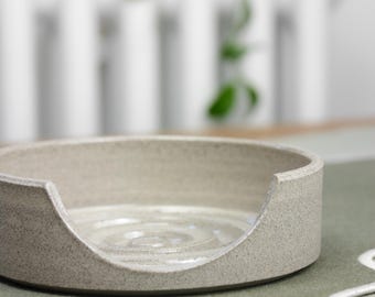 Handmade Stoneware Soap Dish: Modern Bathroom Accessory