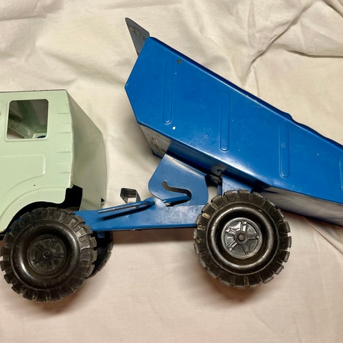 Metal lorry toy car 1980 period, made in USSR, vintage truck toy, collectible toy, Soviet shops dump truck 80s Ural