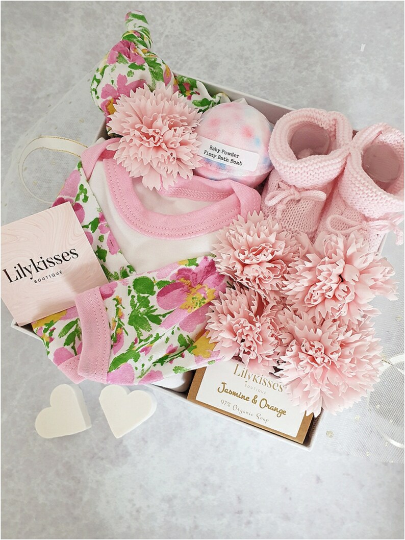 Mummy and baby pamper hamper. A neutral gift hamper Etsy