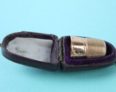 Antique 9ct gold thimble by Charles Horner, beautifully engraved, with thimble case
