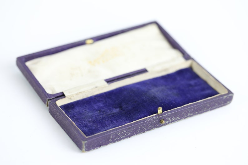 Antique silk /& velvet lined box by Silversmiths Bradford