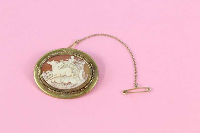 Vintage classical chariot scene rolled gold shell cameo brooch