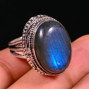 Fantastic Blue Labradorite Ring, 925 Sterling Silver Ring, Oval Shape Gemstone Ring, Engagement Ring, Natural Labradorite Ring Jewelry.