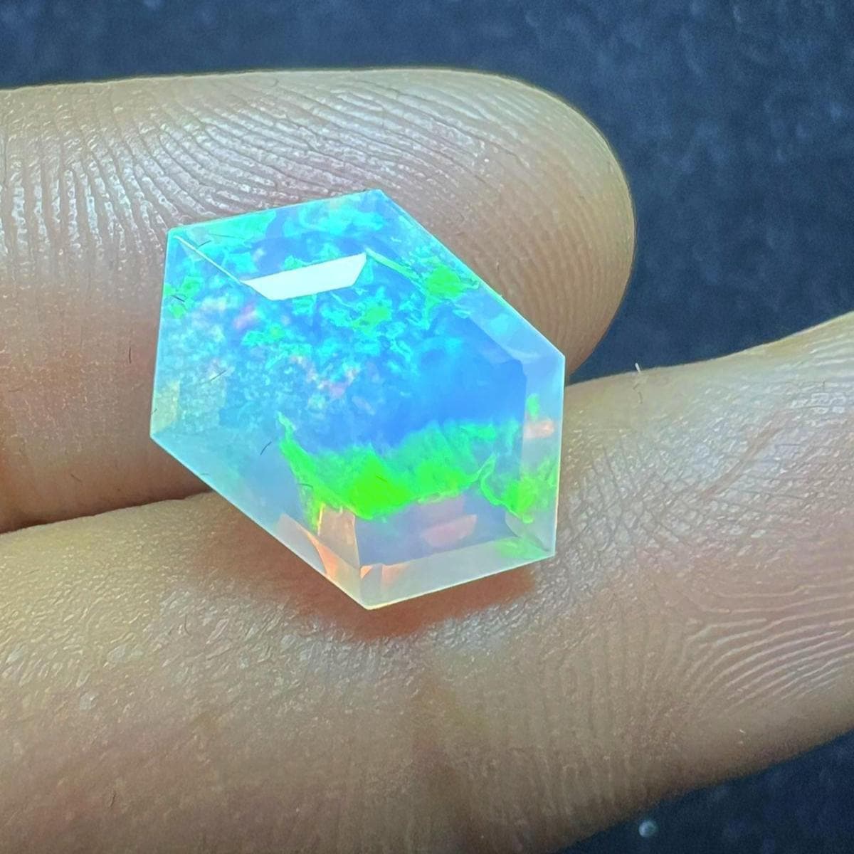 六角形カットのエチオピア産オパール、ファセットカット、宝石、サイズ