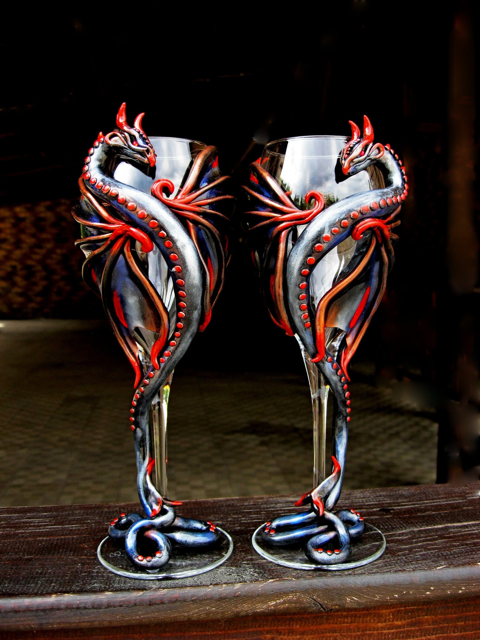 ювелирная скульптура. рюмка с драконом. фужер с драконом. пивные бокалы дракон. бокал для вина дракон.