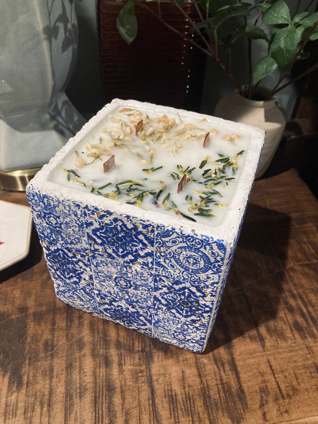 48 Oz. Wood Wick Soy Candle With Floral Accents in Square Tiled Ceramic ...