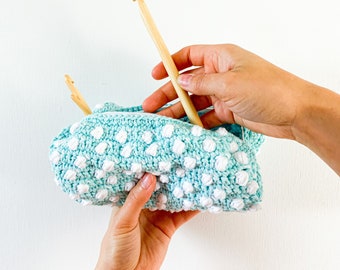 Crochet pencil case, makeup bag, toiletry bag, for him, for her, Christmas gift, birthday gift, gift for couple, zippered bag