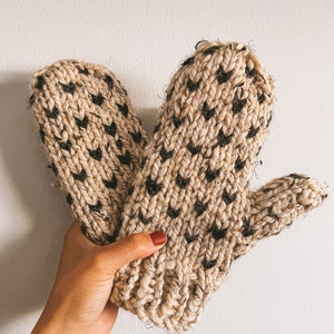 heart mittens, knit mittens for women, wool mittens, winter accessories, fleece lined mittens, birthday gift, valentines day, gift for her image 1