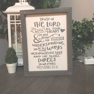 Proverbios 3:5-6 signo, confía en el Señor con todo tu corazón no te apoyes en tu propio entendimiento, 9x12 enmarcado, regalo religioso, versículo bíblico