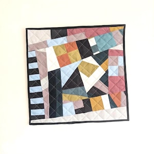 Impro Quilt Wandbehang 01 | Handgemachte Textilkunst Bunter Leinen Quilt | Modernes Patchwork