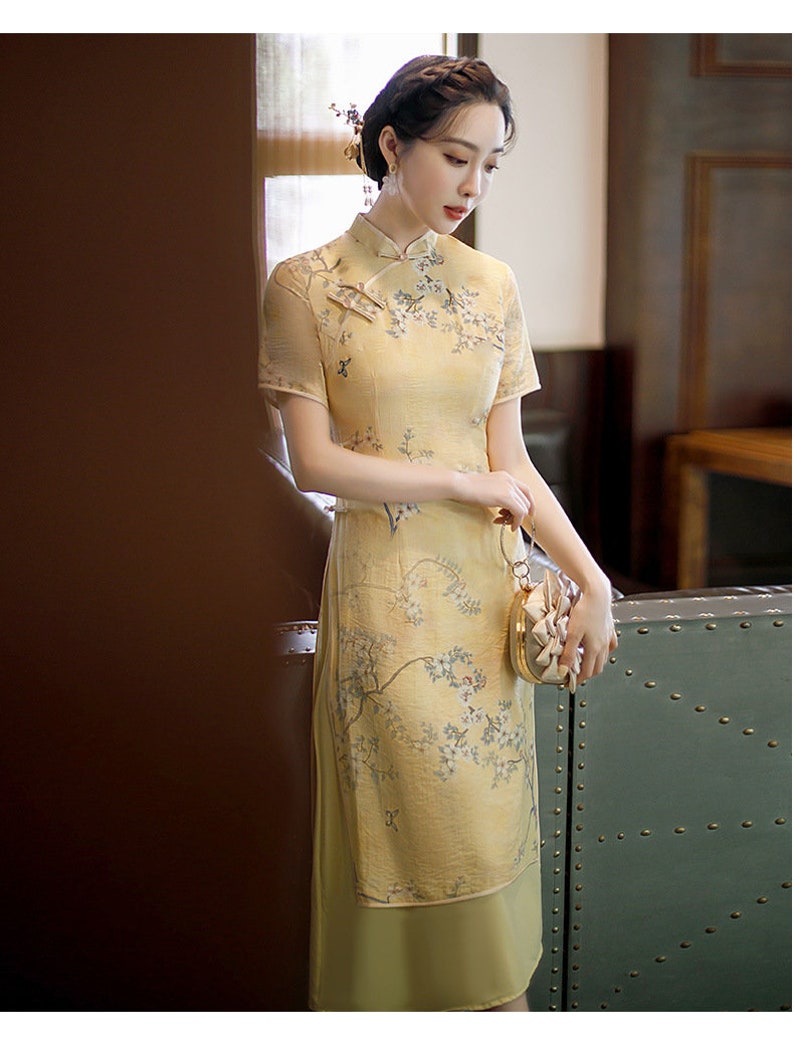 Can You Wear Red to a Traditional Chinese Wedding? 7 Classic Jacquard Flower Surface Qipao