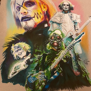 Puede incluir: Un colorido dibujo a lápiz de un músico con cabello blanco y pintura facial, tocando la guitarra. La obra de arte presenta múltiples imágenes del músico en diferentes poses, con un fondo oscuro y colores vibrantes.