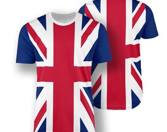 Könnte beinhalten: Zwei kurzärmelige T-Shirts mit dem Union Jack-Flaggen-Design. Die Shirts haben einen weißen Rundhalsausschnitt, blaue Ärmel und ein rot-weiß-blaues Flaggenmuster auf Vorder- und Rückseite. Die Shirts sind vor weißem Hintergrund dargestellt.