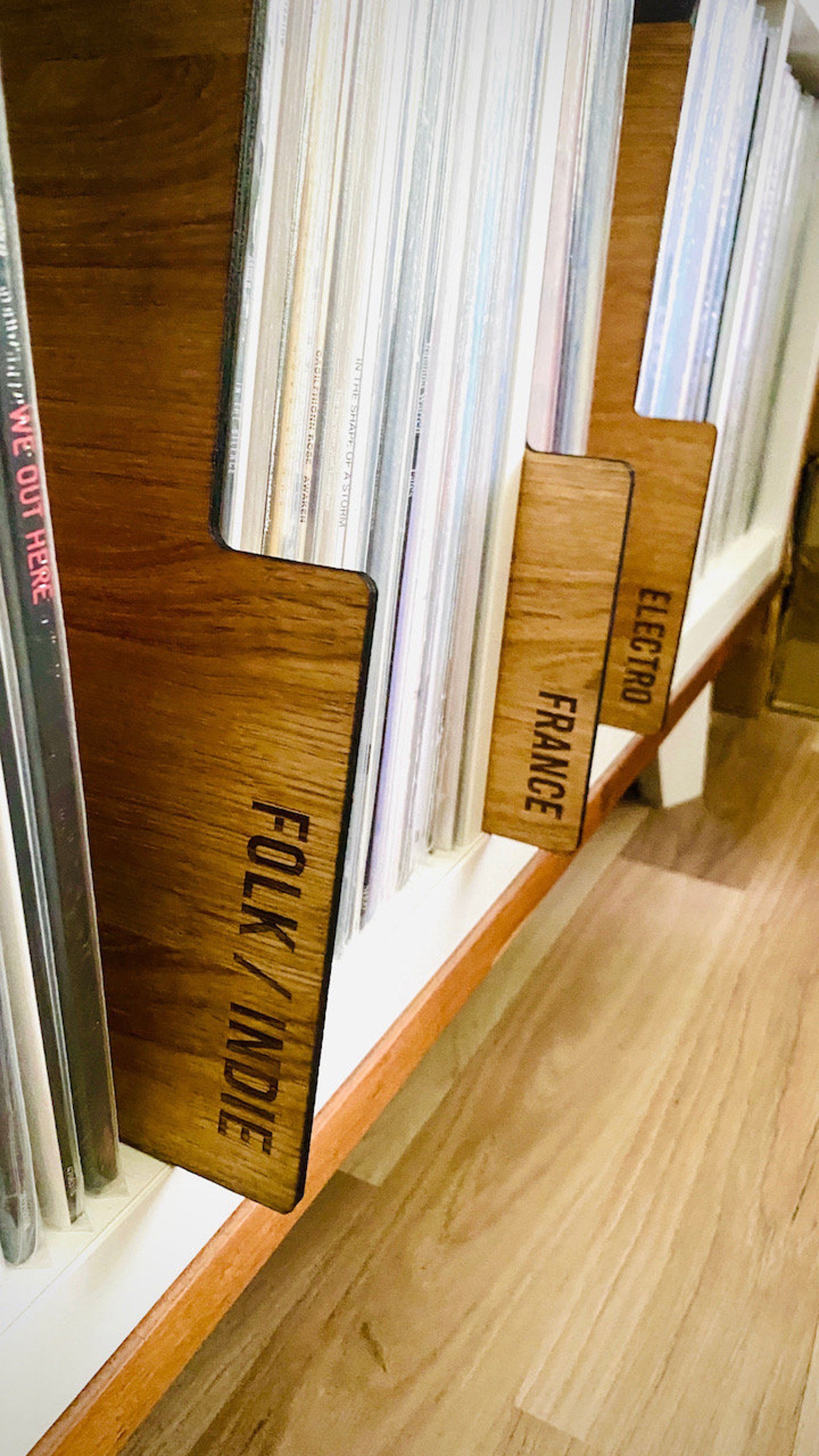 Intercalaire vinyle en bois fait main en France – Séparateur Genre horizontal