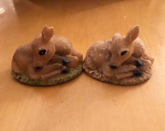 Pair of deer figurines