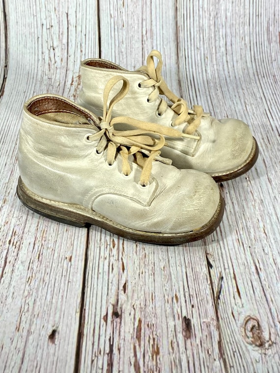 Antique Vintage Baby Shoes White Leather 1940s 19… - image 2