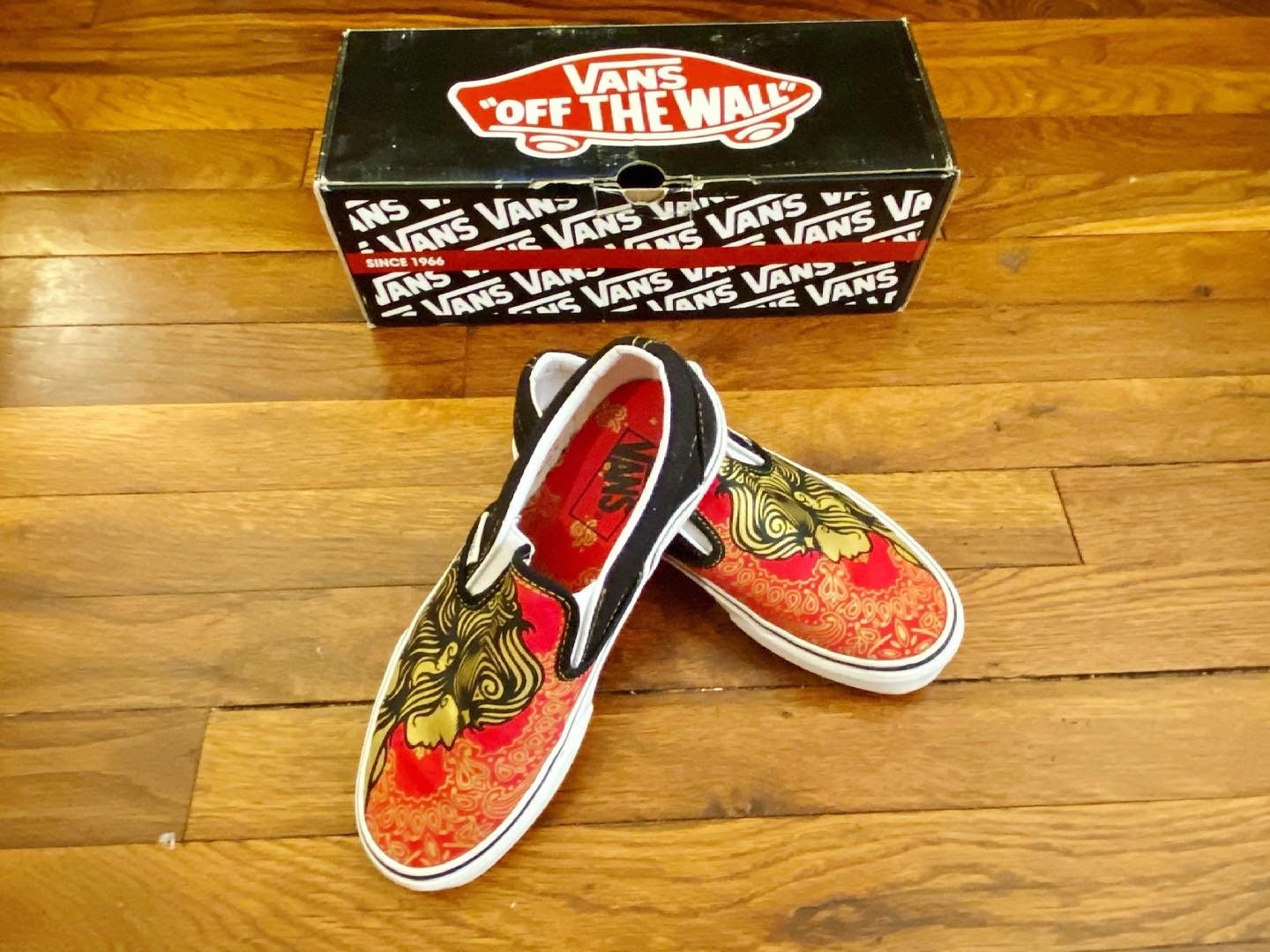 shoes VANS ~ slip on custom hamburger youth boy girl men 4 / women