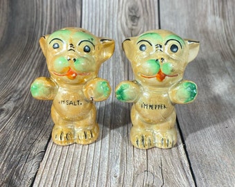 Kitchy Chic, “bonzo the Dog”, Luster Ware Salt and Pep, Salt and