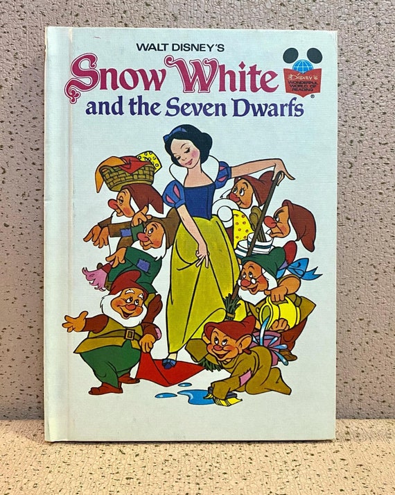 Lot of 2 Walt Disney Vintage Books Snow White Helps The Seven Dwarfs & Messy