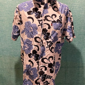 Medium Pineapple Connection Hawaiian Shirt