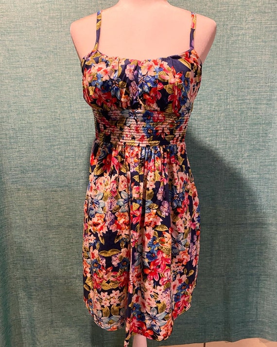 Size 8 Floral Tiki Dress - image 1