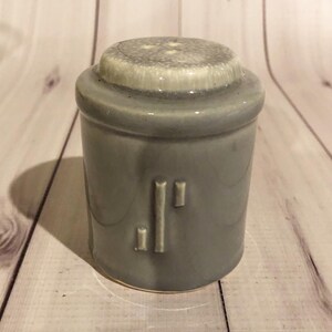 Vintage Hull Single Shaker