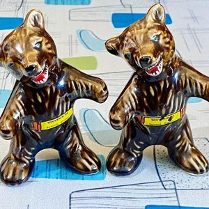 Vintage Seward Alaska Souvenir Hugging Bear Salt and Pepper Shakers Dancing Fighting Grizzly Brown
