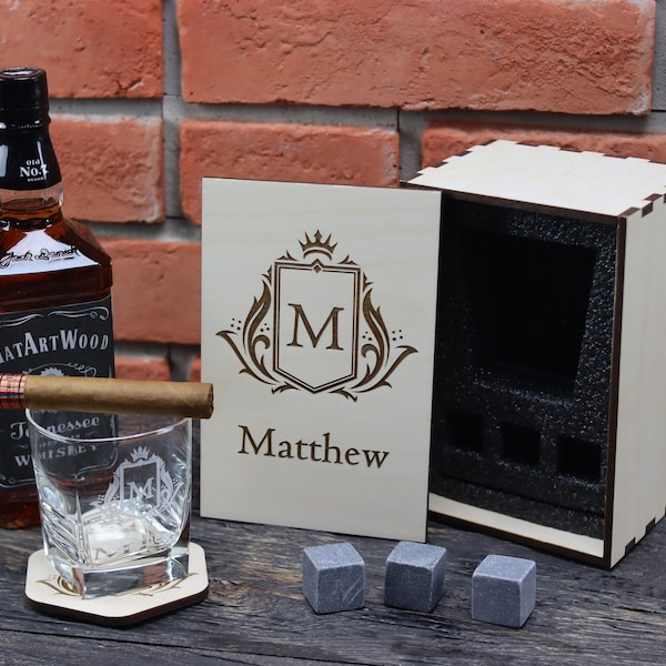 Personalized Whisky Glass Set with Whiskey Stones and Wood Box. Bourbon Glass Gift for Groomsmen. Custom Whiskey Set as Gift for Best Man.